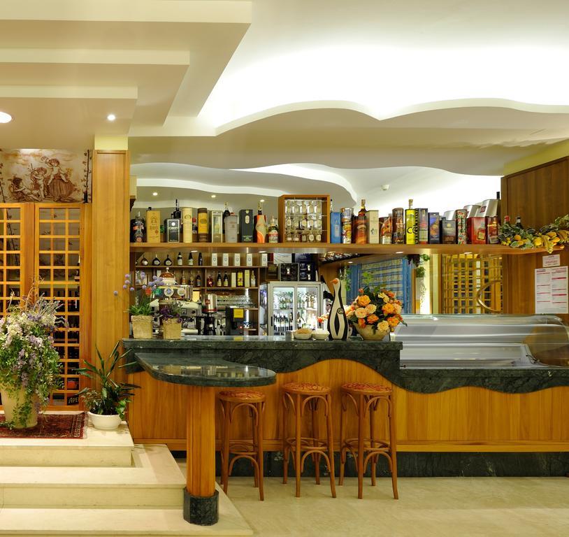 Hotel Al Prater Lignano Sabbiadoro Exteriör bild