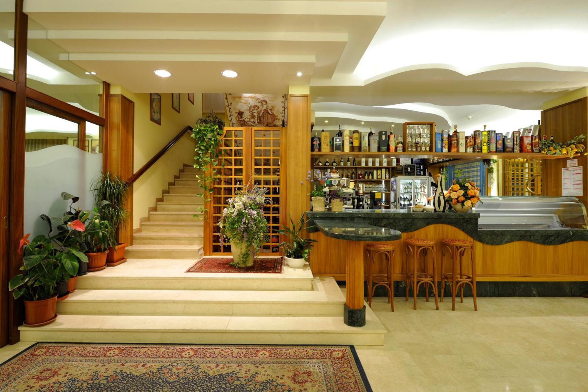 Hotel Al Prater Lignano Sabbiadoro Exteriör bild
