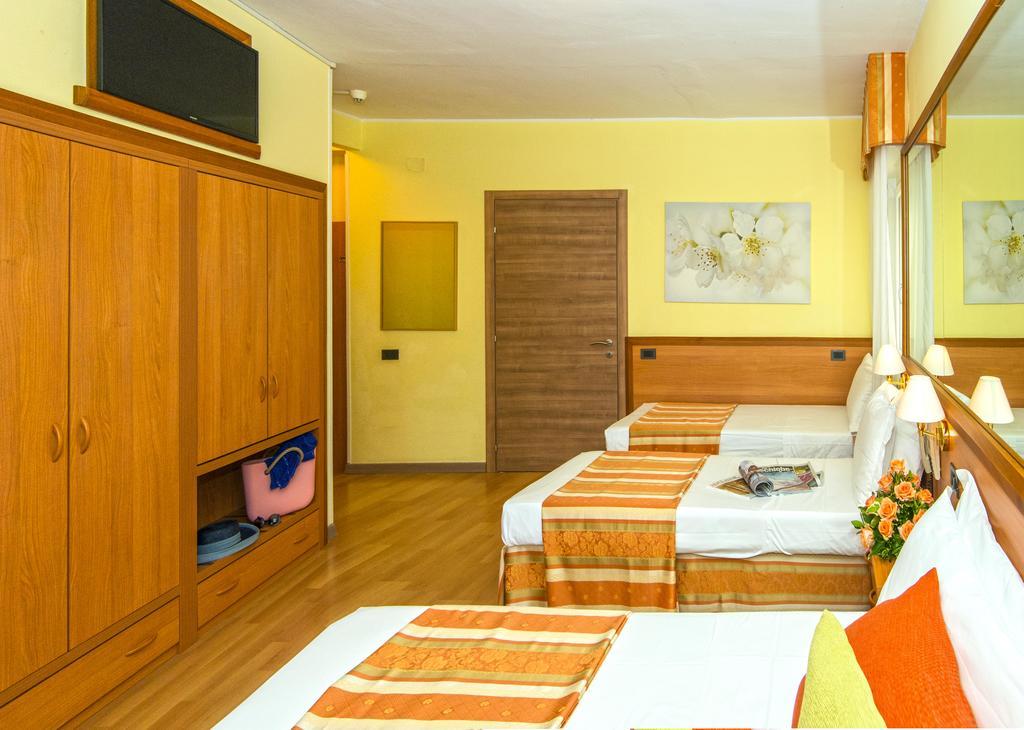 Hotel Al Prater Lignano Sabbiadoro Exteriör bild