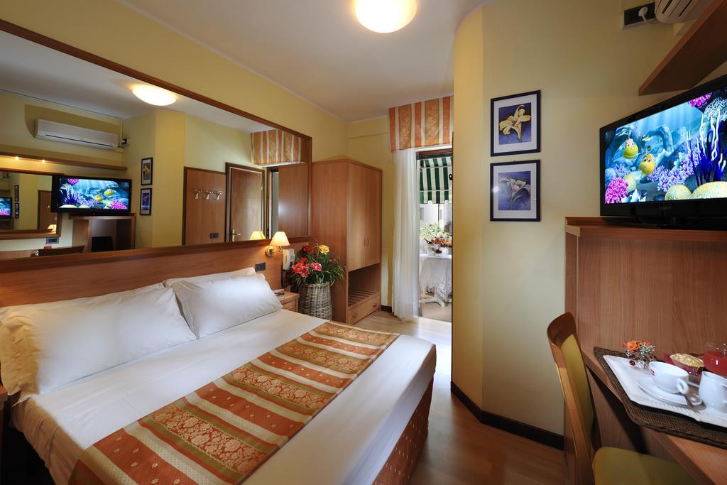 Hotel Al Prater Lignano Sabbiadoro Exteriör bild